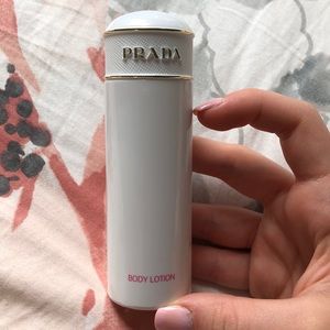 PRADA candy kiss lotion